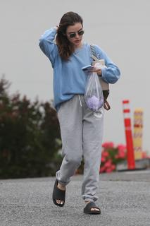 Lucy Hale feet photo thumbnail