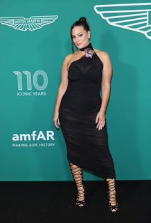 Ashley Graham feet photo thumbnail