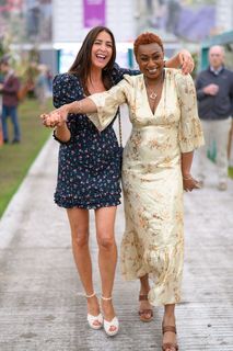 Lisa Snowdon feet photo thumbnail