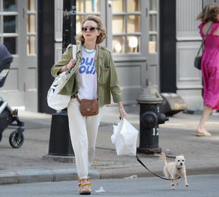 Naomi Watts feet photo thumbnail