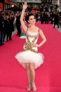 Katy Perry feet photo thumbnail