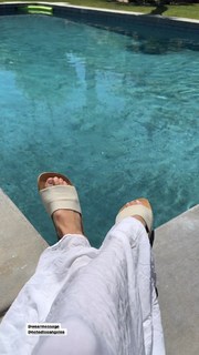Jamie Chung feet photo thumbnail