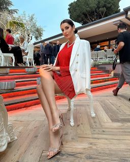 Valentina Vignali feet photo thumbnail