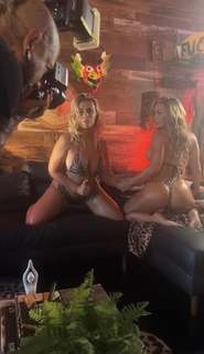 Amanda Saccomanno feet photo thumbnail