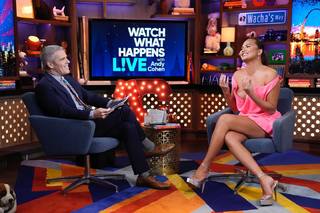 Chrissy Teigen feet photo thumbnail