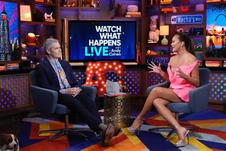 Chrissy Teigen feet photo thumbnail