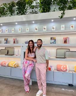Chrissy Teigen feet photo thumbnail