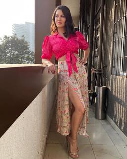 Sunny Leone feet photo thumbnail