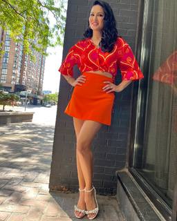 Sunny Leone feet photo thumbnail