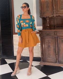 Sunny Leone feet photo thumbnail