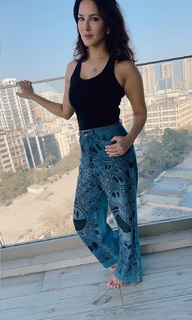 Sunny Leone feet photo thumbnail