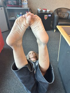Kyle Unfug feet photo thumbnail