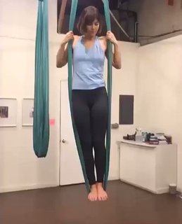 Mary Elizabeth Winstead feet photo thumbnail