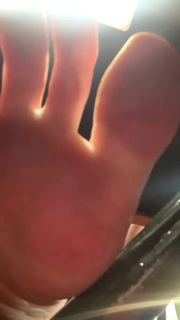 Kyle Unfug feet photo thumbnail