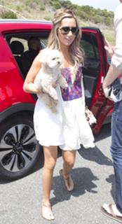 Ashley Tisdale feet photo thumbnail