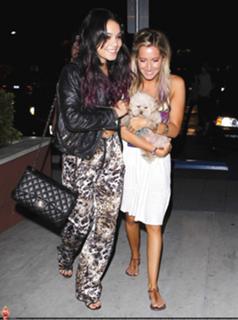 Ashley Tisdale feet photo thumbnail