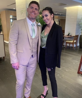 Chelsea Green feet photo thumbnail