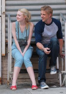 Dakota Fanning feet photo thumbnail