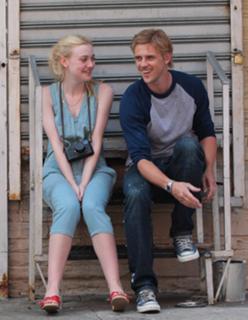Dakota Fanning feet photo thumbnail