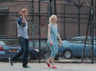 Dakota Fanning feet photo thumbnail