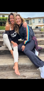 Brooke Burke feet photo thumbnail
