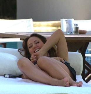 Andrea Legarreta feet photo thumbnail