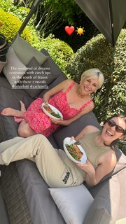 Pixie Lott feet photo thumbnail