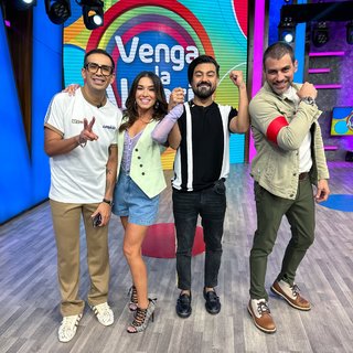 Laura González feet photo thumbnail