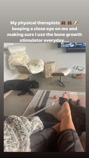 Julie Benz feet photo thumbnail