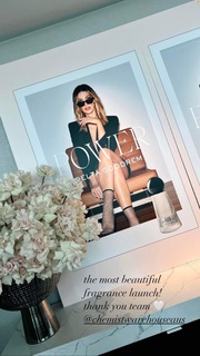 Delta Goodrem feet photo thumbnail