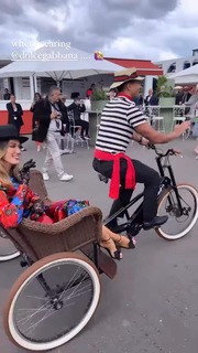Delta Goodrem feet photo thumbnail