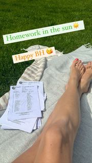 Tina O'Brien feet photo thumbnail