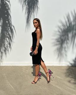 Carla Diaz feet photo thumbnail