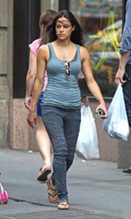 Michelle Rodriguez feet photo thumbnail
