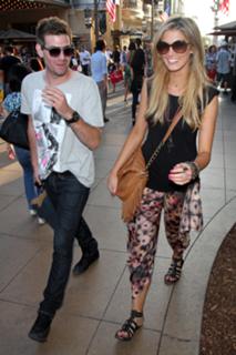 Delta Goodrem feet photo thumbnail