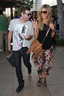Delta Goodrem feet photo thumbnail