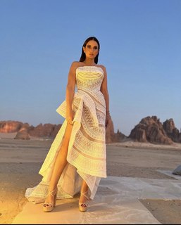 Dorra Zarrouk feet photo thumbnail