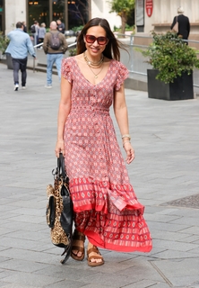 Myleene Klass feet photo thumbnail
