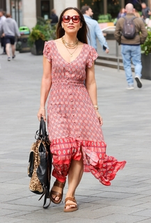 Myleene Klass feet photo thumbnail