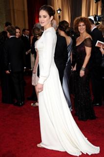 Shailene Woodley feet photo thumbnail
