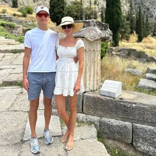 Ivanka Trump feet photo thumbnail