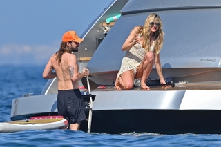 Heidi Klum feet photo thumbnail