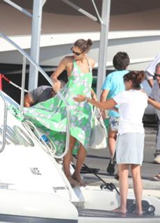 Irina Shayk feet photo thumbnail
