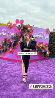 Kira Kosarin feet photo thumbnail