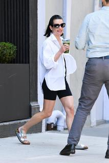 Lea Michele feet photo thumbnail