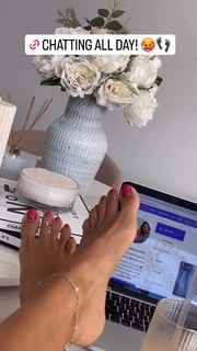 Margarita Smith feet photo thumbnail