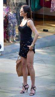 Melanie Sykes feet photo thumbnail