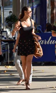 Melanie Sykes feet photo thumbnail