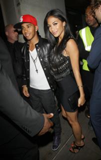 Nicole Scherzinger feet photo thumbnail