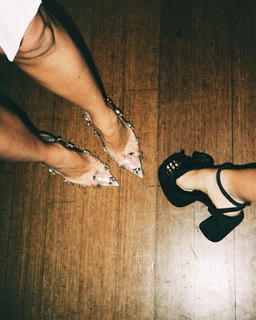 Sara Sampaio feet photo thumbnail